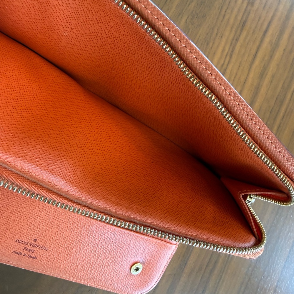 Louis Vuitton
Multicolor Insolite
Wallet - Very Good
Condition - Picture 9 of 9